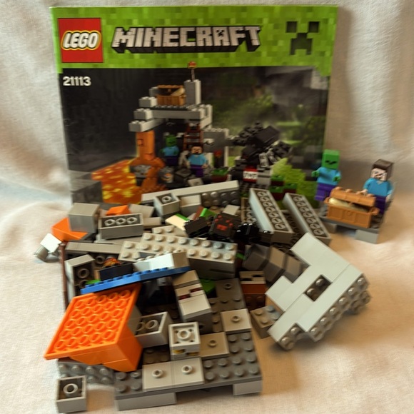 Lego Minecraft The Cave #21113 - Picture 1 of 3